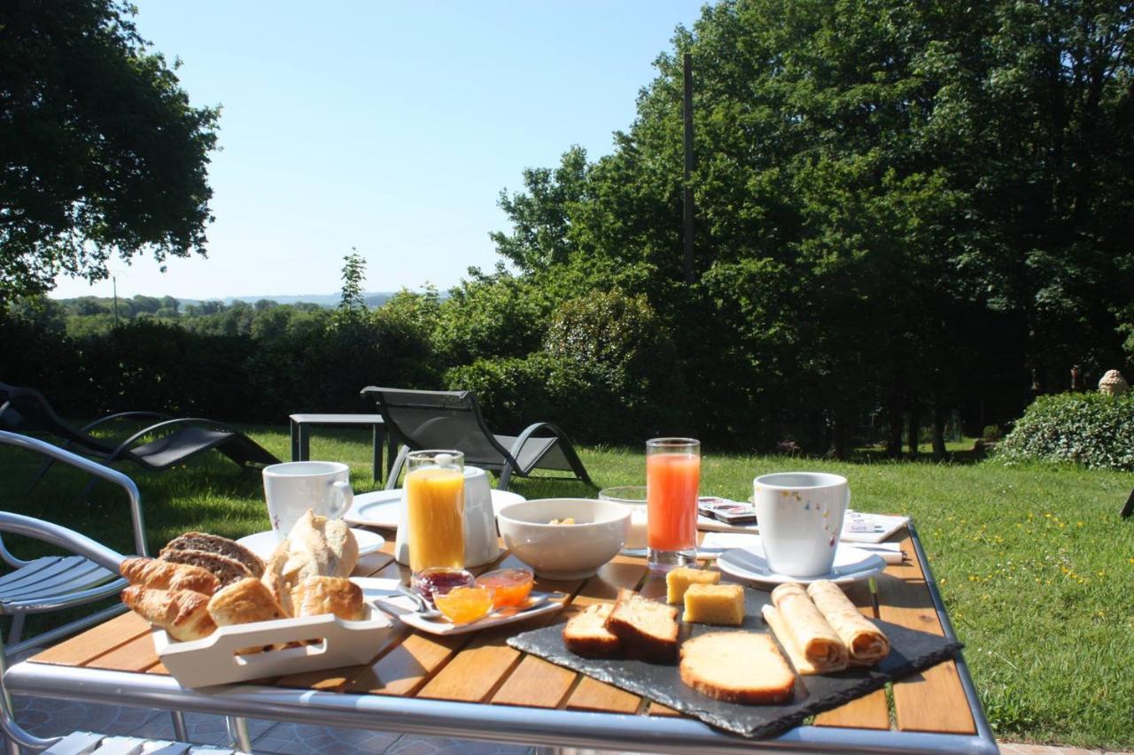 Latitude Ouest Hotel Restaurant & Spa Locronan Exterior foto